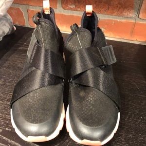 Sorel Kinetic sneaker size 8